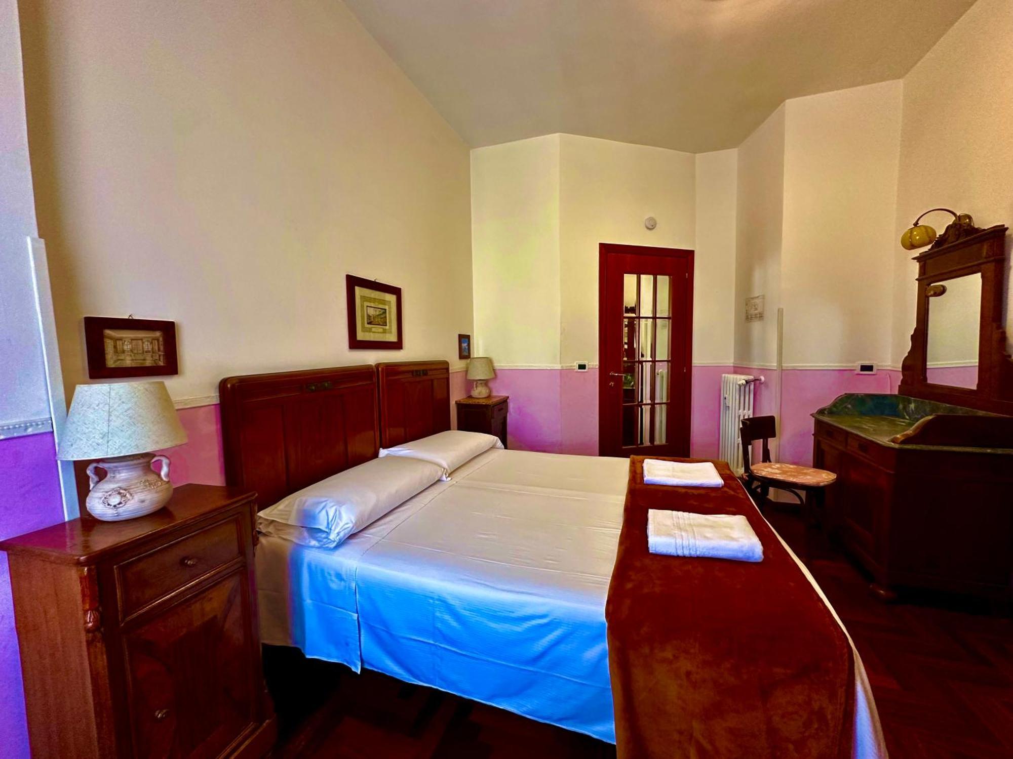 Pardis Guest House ローマ エクステリア 写真